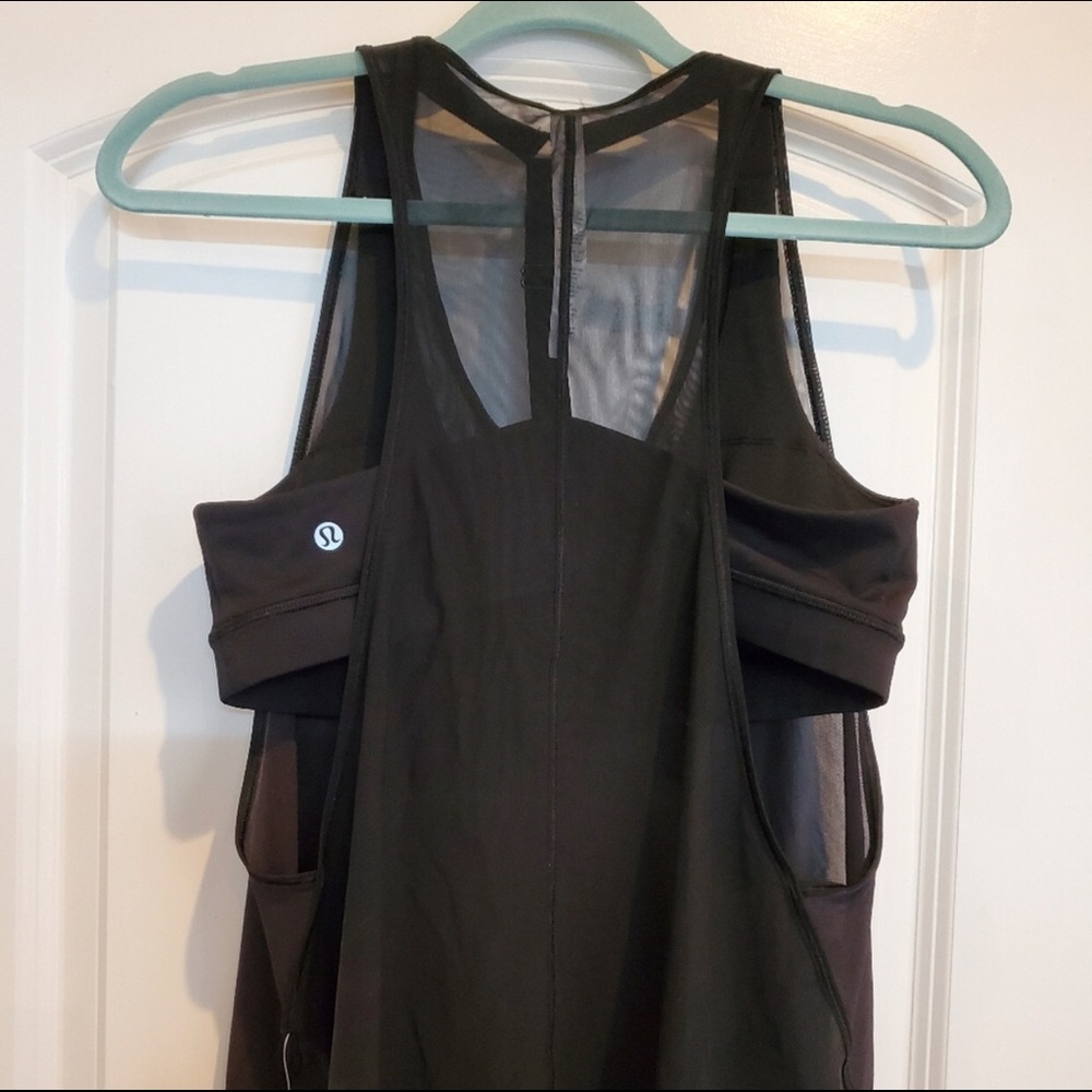 LIGHT AND BREEZY Lululemon T strap sports bra sz6 with sheer detachable tank